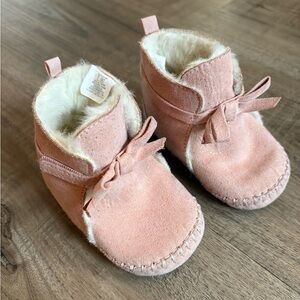 🌺10/$20 Baby Pink Sparkle Booties